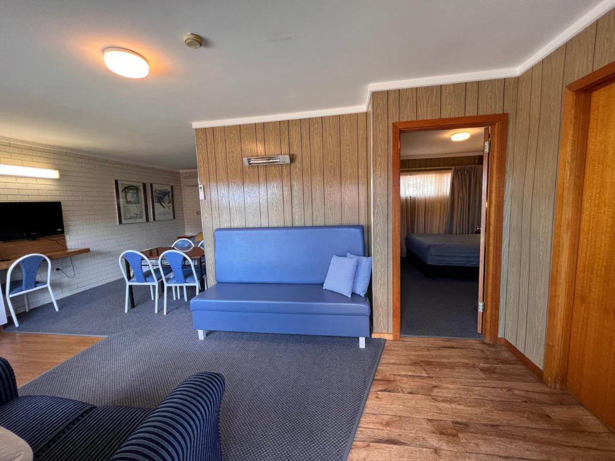 Sturt Motel Balranald Exterior photo
